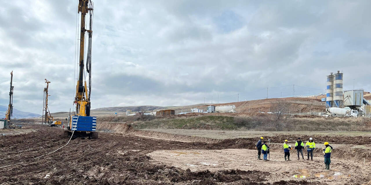 kaymakam-cingirtten-hizli-tren-santiyesine-ziyaret2