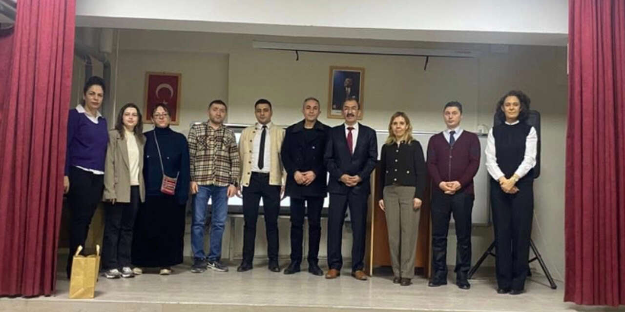 valilik-acik-kapinin-calismalari-ogrencilere-anlatildi-3