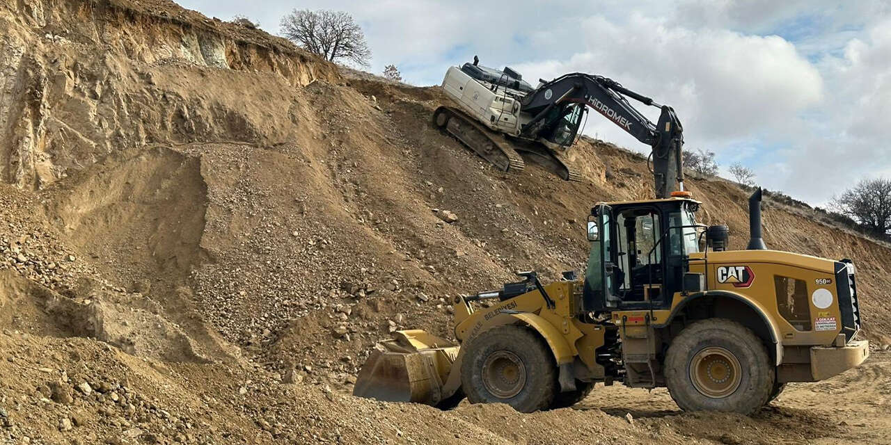 altyapi-ve-ustyapi-alaninda-hummali-calisma-yapiliyor-2