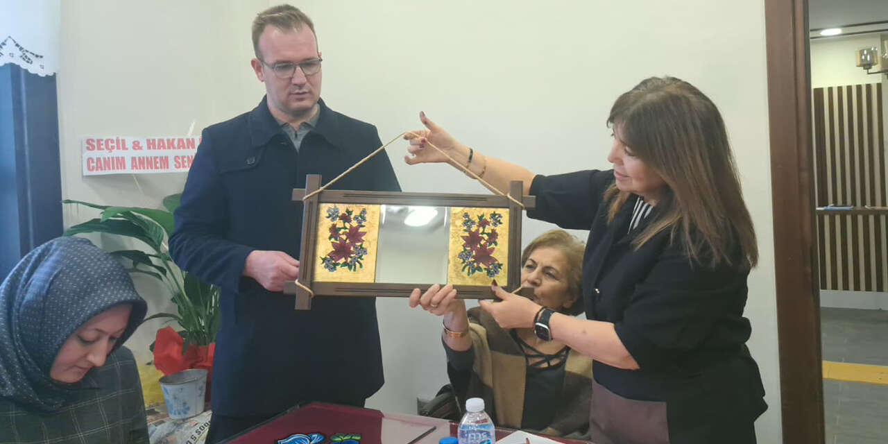 kasaba-kultur-sanattan-geleneksel-cam-alti-sanatina-destek3