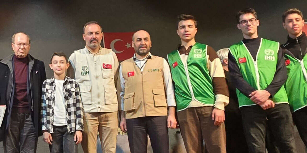 yazar-yusuf-kaplan-vatandaslarla-bulustu12