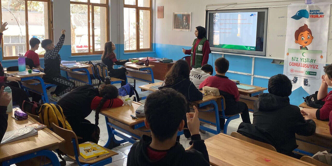 yesilay-ogrencilere-saglikli-bilinc-olusturdu-3
