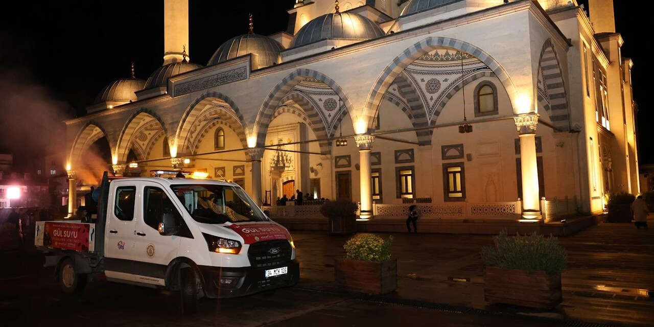 kirikkalede-ramazan-ayi-gul-kokusuyla-karsilandi-2