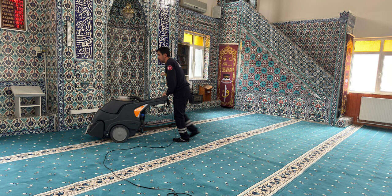 ibadethanelerde-temizlik-calismalari-suruyor3