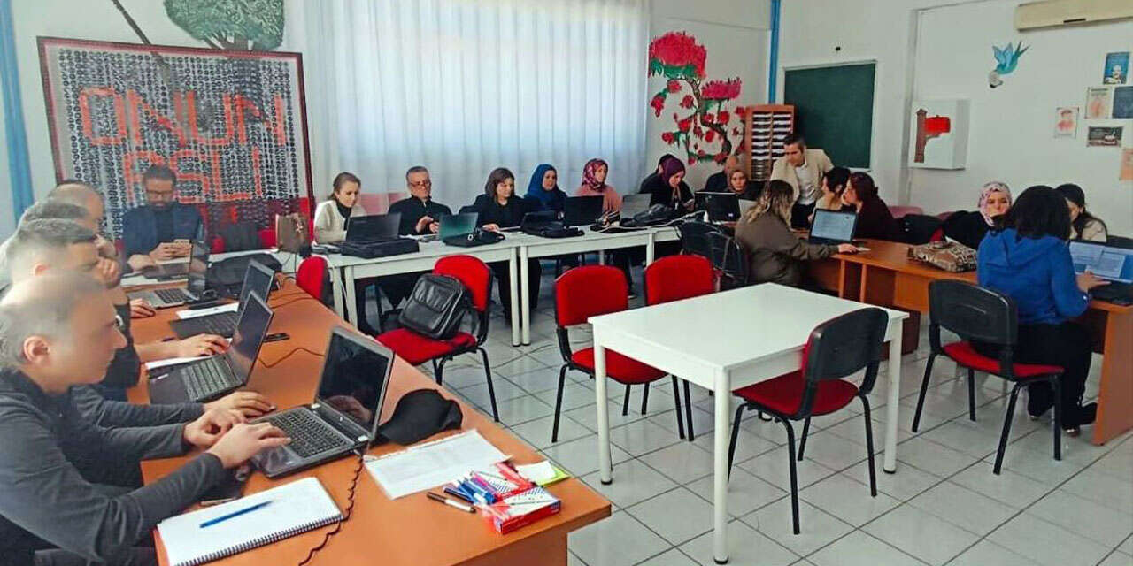 ogretmenlere-egitimde-yapay-zeka-egitimi2