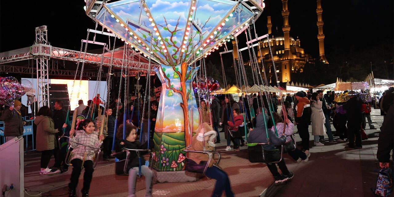 ramazan-coskusu-meydanda-yasaniyor-2