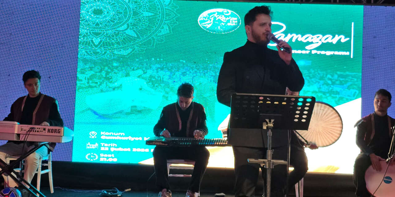 ramazan-coskusu-meydanda-ravza-ilahi-grubu-ile-yasaniyor-13