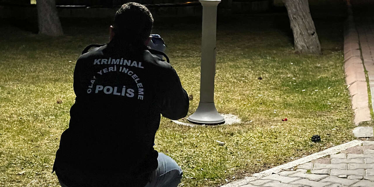 parkta-iki-grup-arsinda-tufekli-kavgada-kan-akti-2