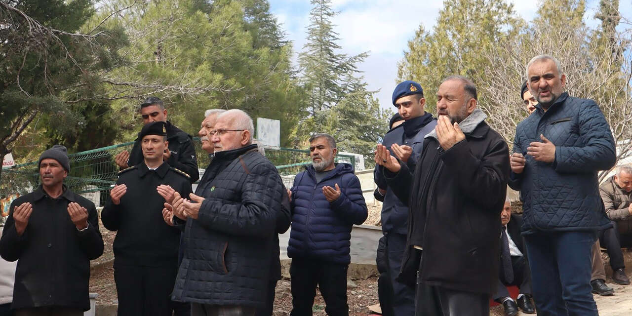 kirikkaleli-sehit-altan-camkara-dualarla-anildi-2