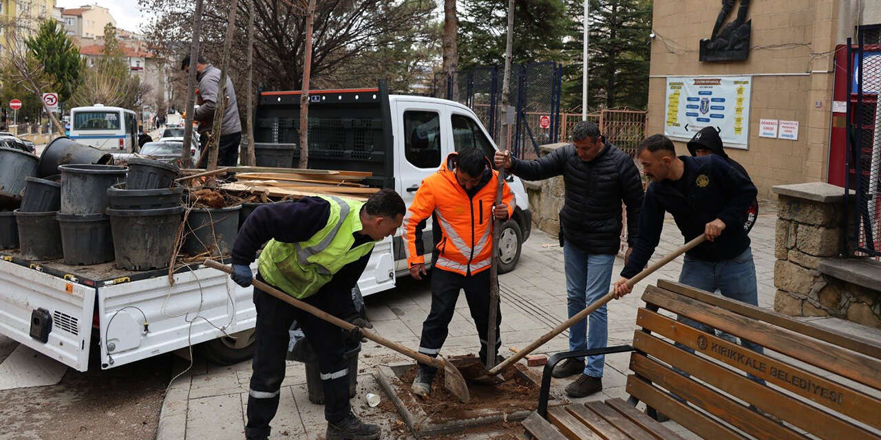 bahara-ihlamur-fidanlariyla-hazirlaniyor-2