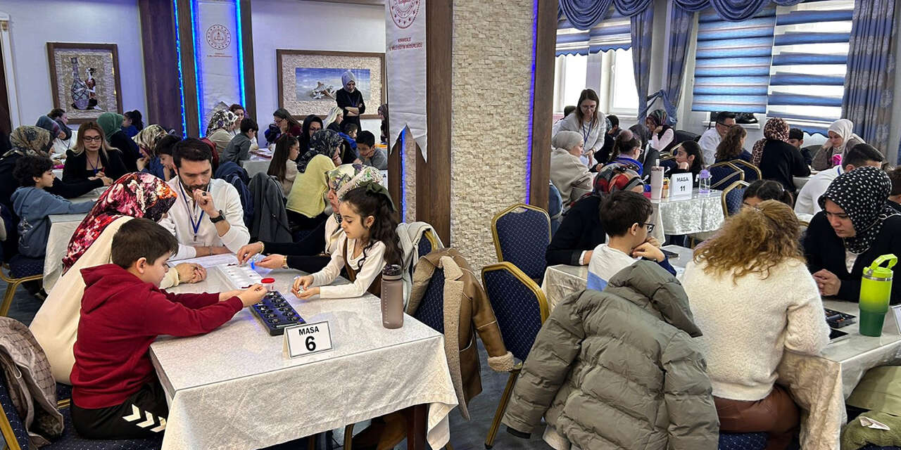 ogrenciler-bu-kez-anneleriyle-birlikte-yaristi-4