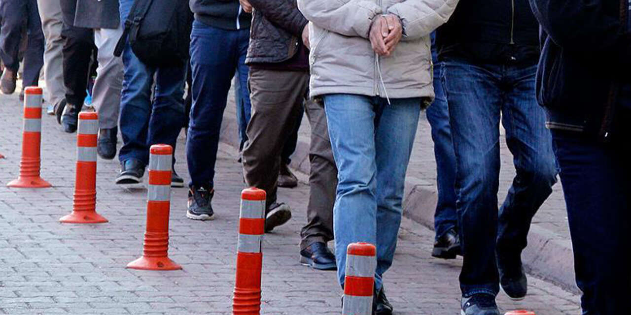 sazan-sarmali-milyonluk-vurguna-polis-pencesi-2