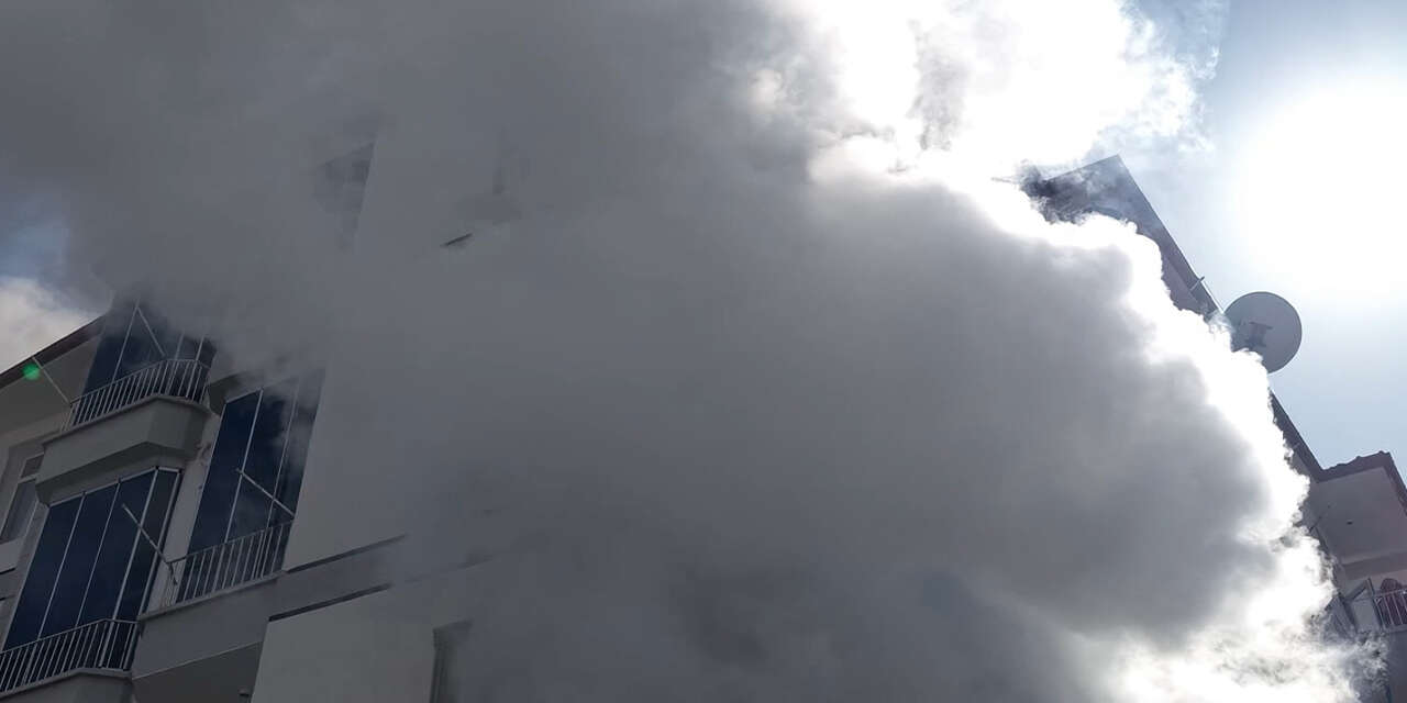 cocuklarini-kurtarmak-icin-yanan-eve-yeniden-girdi-3