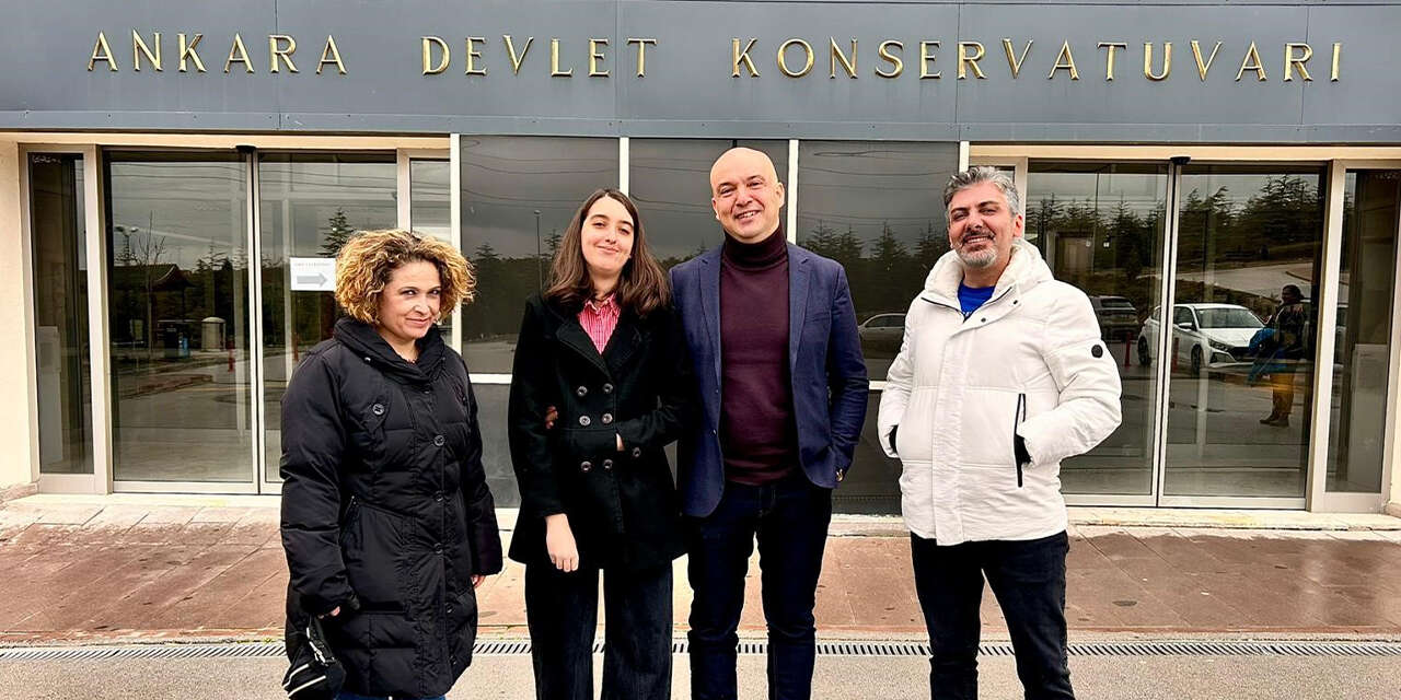 bu-cocugun-kulaklari-radar-kadar-hassas-2