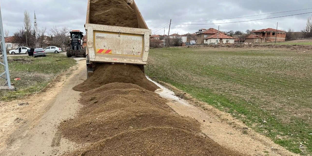 il-ozel-idaresi-ekipleri-sahada-hizmet-uretiyor2