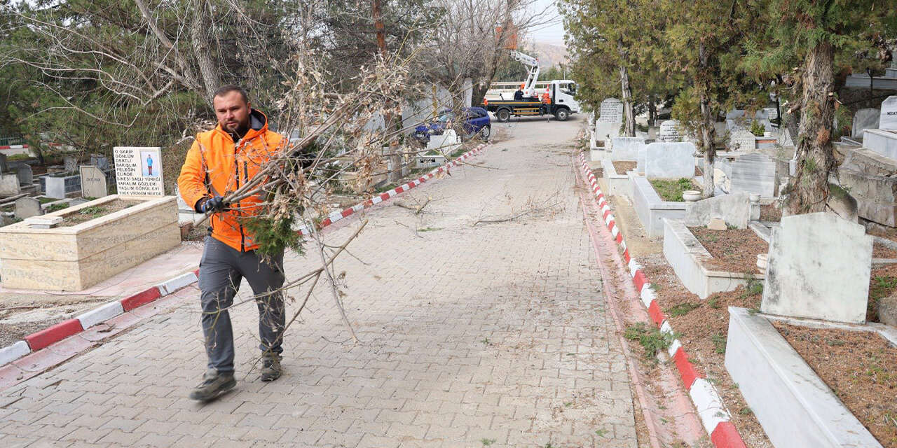 mezarliklarda-ramazan-bayrami-hazirliklari-basladi-3