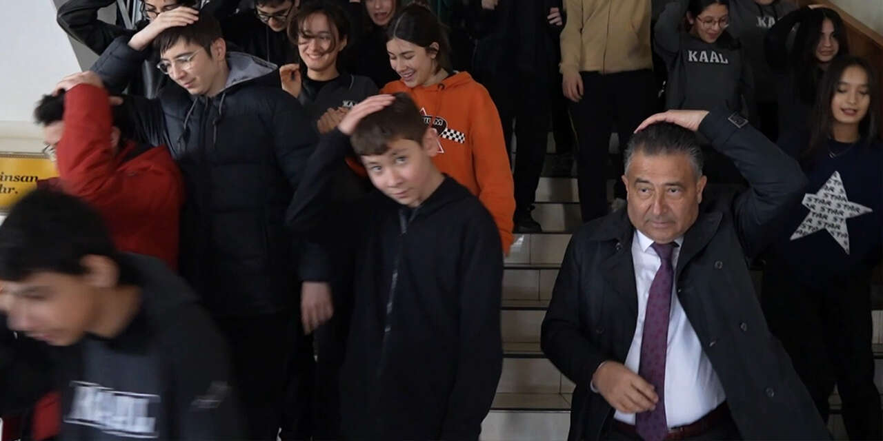 kirikkalede-okullarda-korku-dolu-anlar-panikle-kacistilar3