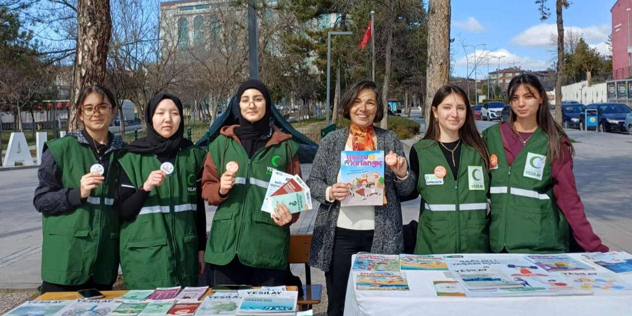 ogrencilerden-yesilay-haftasinda-farkindalik-2