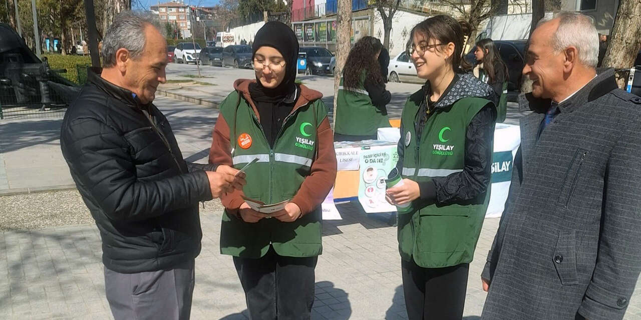 ogrencilerden-yesilay-haftasinda-farkindalik-3