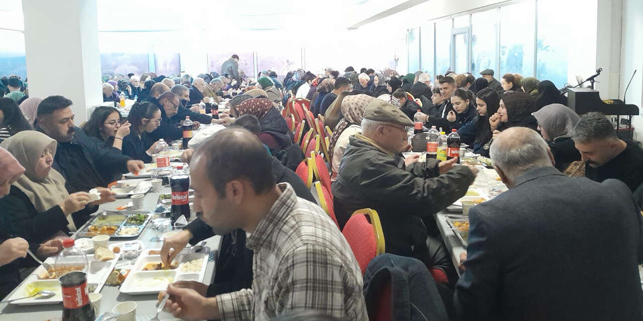 islami-degerler-kulliyesi-ramazanda-binlerce-kisiyi-agirliyor3