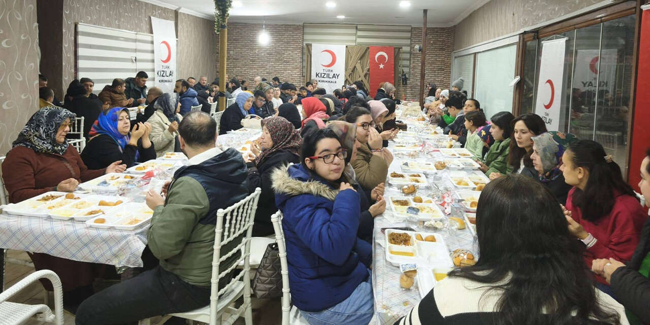 kizilaydan-engelliler-ve-ailelerine-anlamli-iftar-programi2