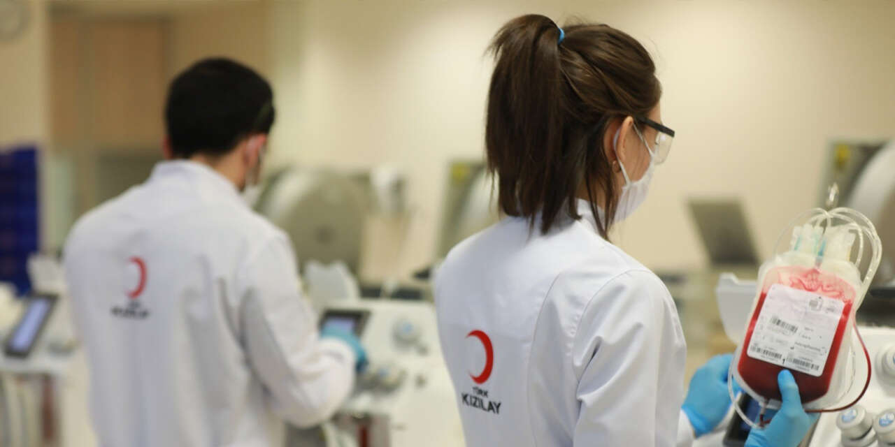 turk-kizilaydan-iftar-sonrasi-kan-bagis-daveti3