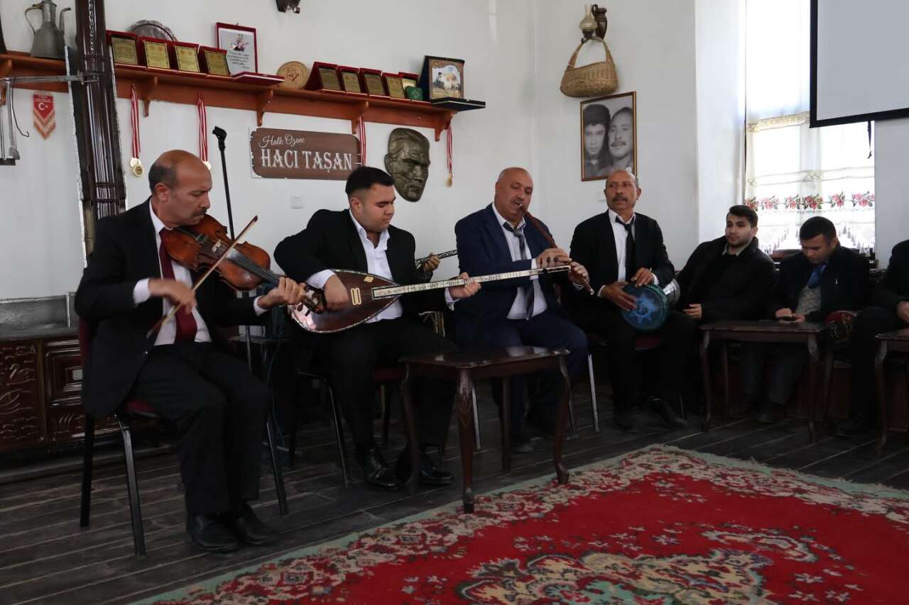 halk-ozani-haci-tasan-keskinde-vefat-yil-donumunde-anildi