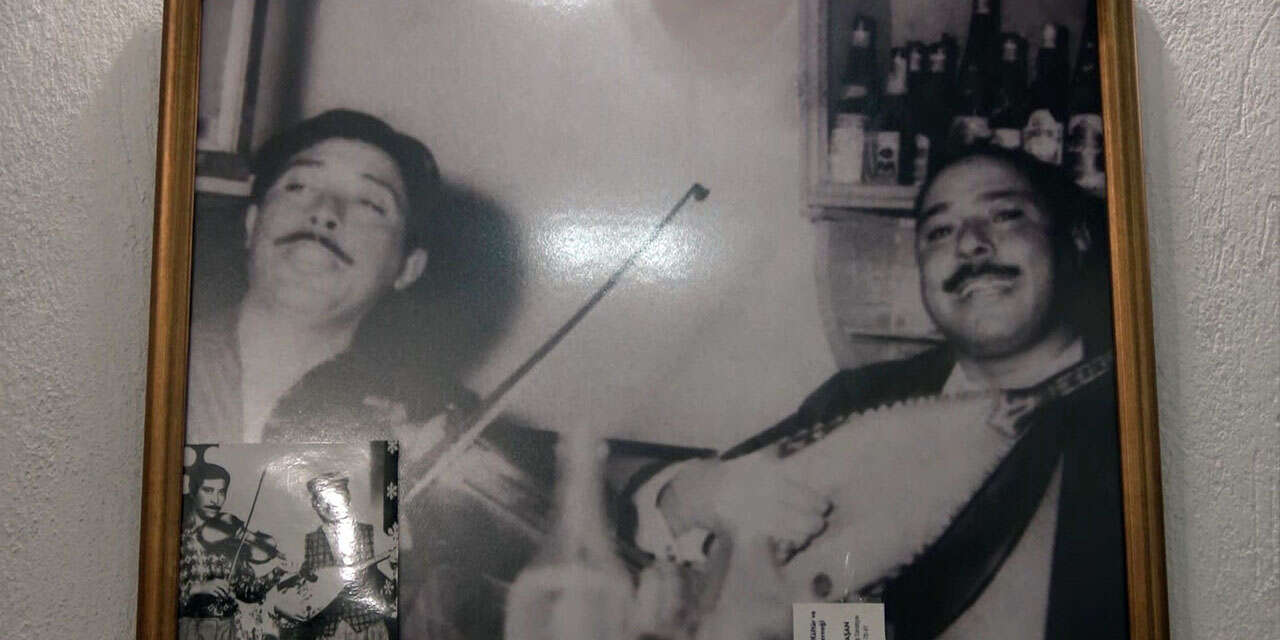 turkulerin-yanik-bulbulu-haci-tasan-2