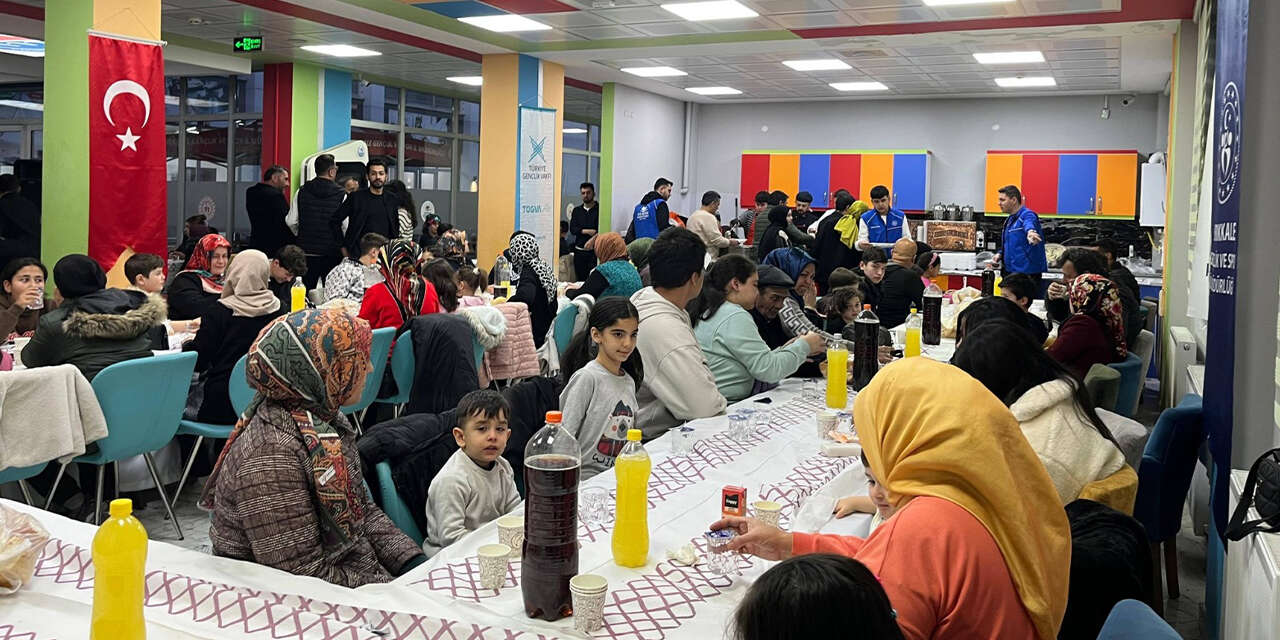 genclik-merkezinde-gonul-sofrasi-kuruldu2