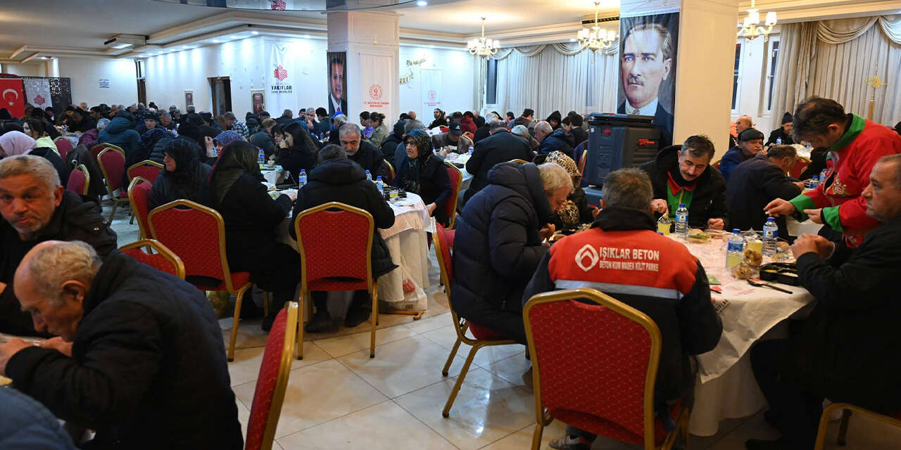 vali-sariibrahim-vatandaslarla-gonul-sofrasinda-bulustu2