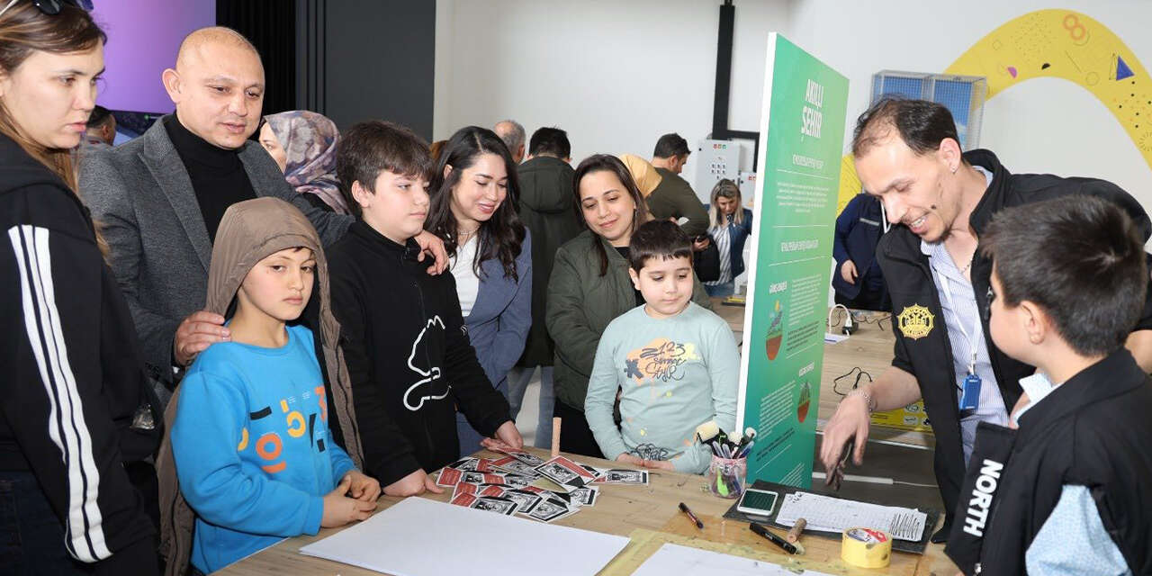 bilim-ve-teknoloji-haftasinda-gencler-bilimle-bulustu-2