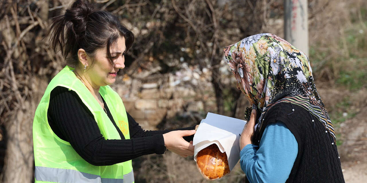 baglarbasi-mahallesi-sicak-pidelerle-iftar-yapti-2
