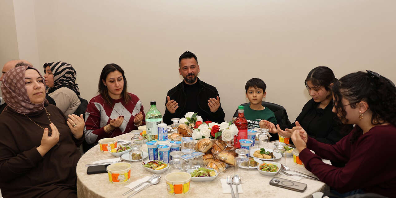 lgs-kursu-ogrencileri-iftar-sofrasinda-bulustu-3