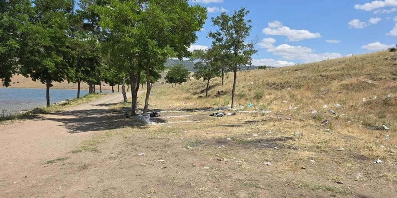 karaahmetlide-beddua-gibi-uyari-soyun-kurusun2