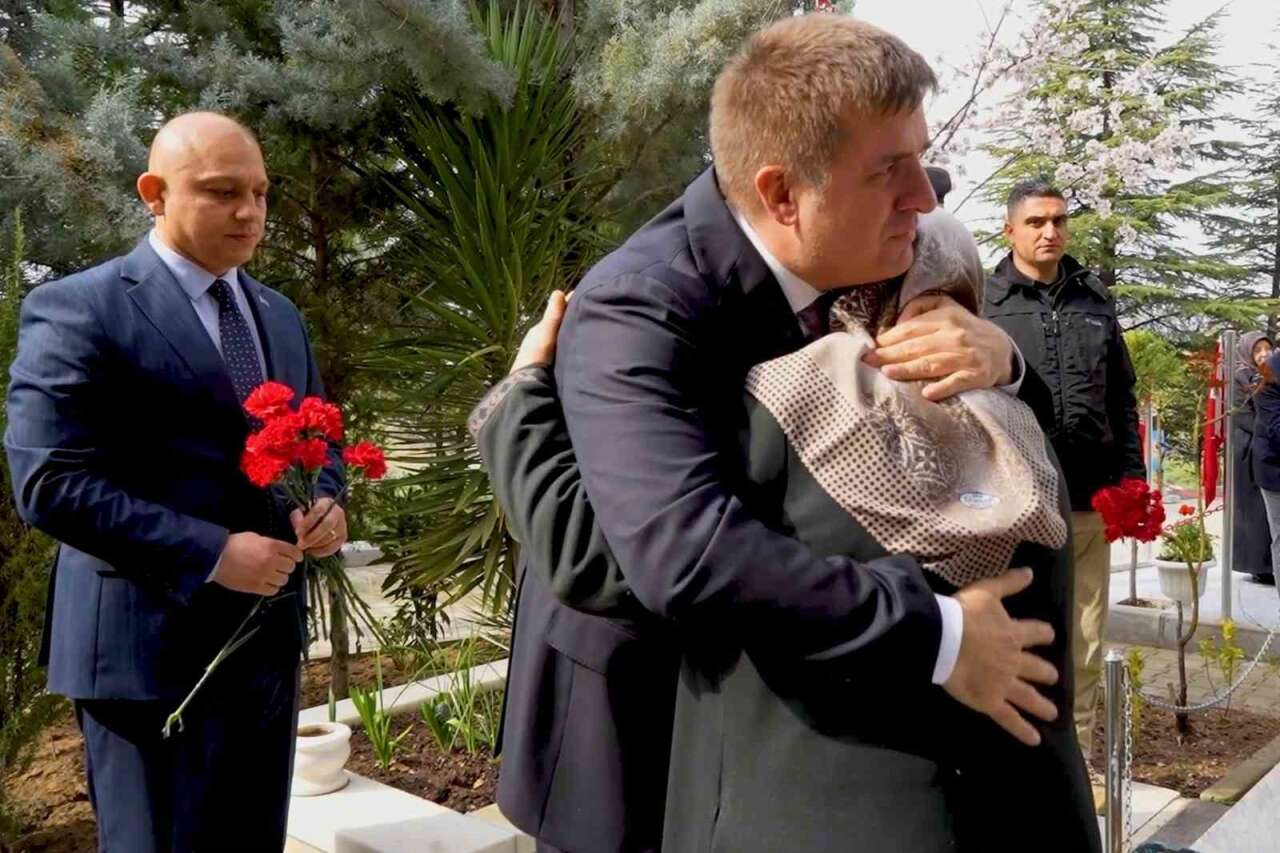 vali-sariibrahim-gozyaslarini-tutamadi