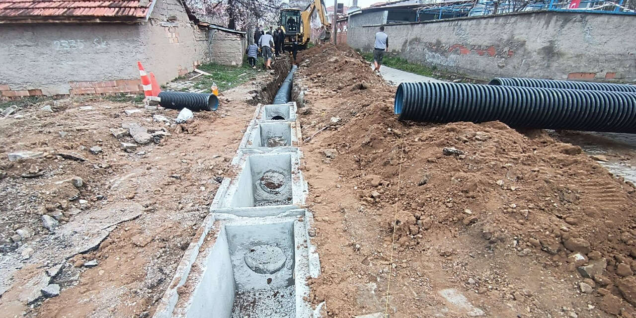 selim-ozer-mahallesine-altyapi-sorununa-nester-vuruldu-2