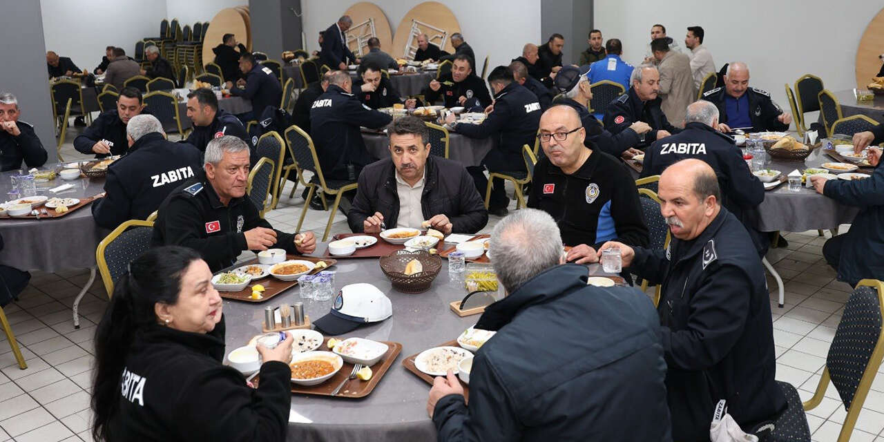 baskan-ahmet-onal-personelle-bayramlasti2