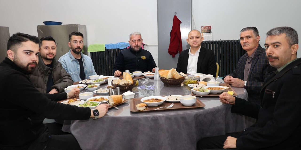 baskan-ahmet-onal-personelle-bayramlasti3