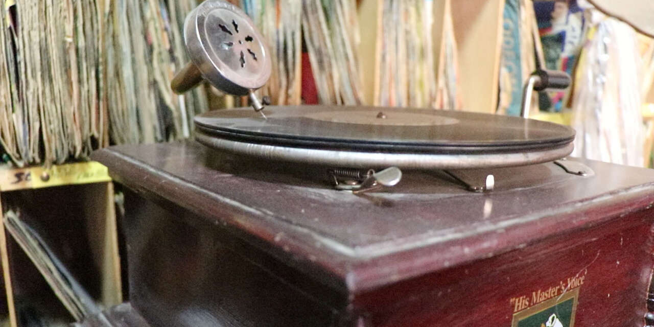 kirikkalede-burasi-adeta-bir-plak-muzesi2