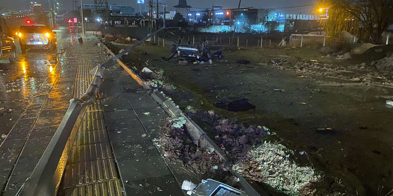 takla-atan-otomobilde-feci-sekilde-can-verdi3