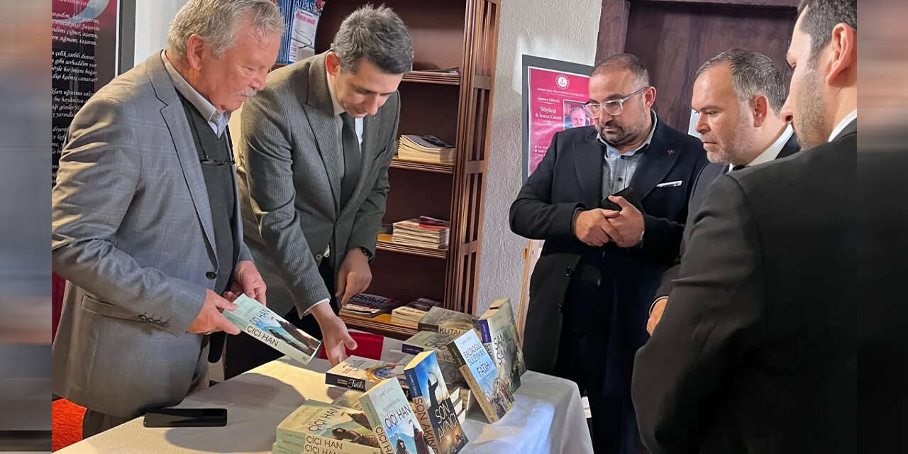 keskinde-yazarlar-ogrencilerle-bir-araya-geldi2