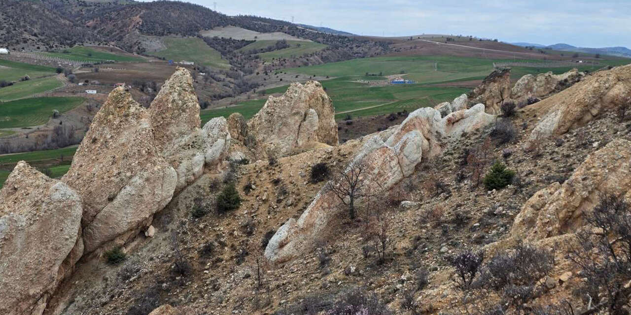 kirikkalenin-nevsehiri-burasi-cin-kayalari-2