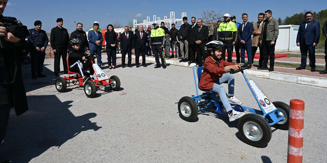 bahsilida-miniklere-trafik-bilinci-asilaniyor-3
