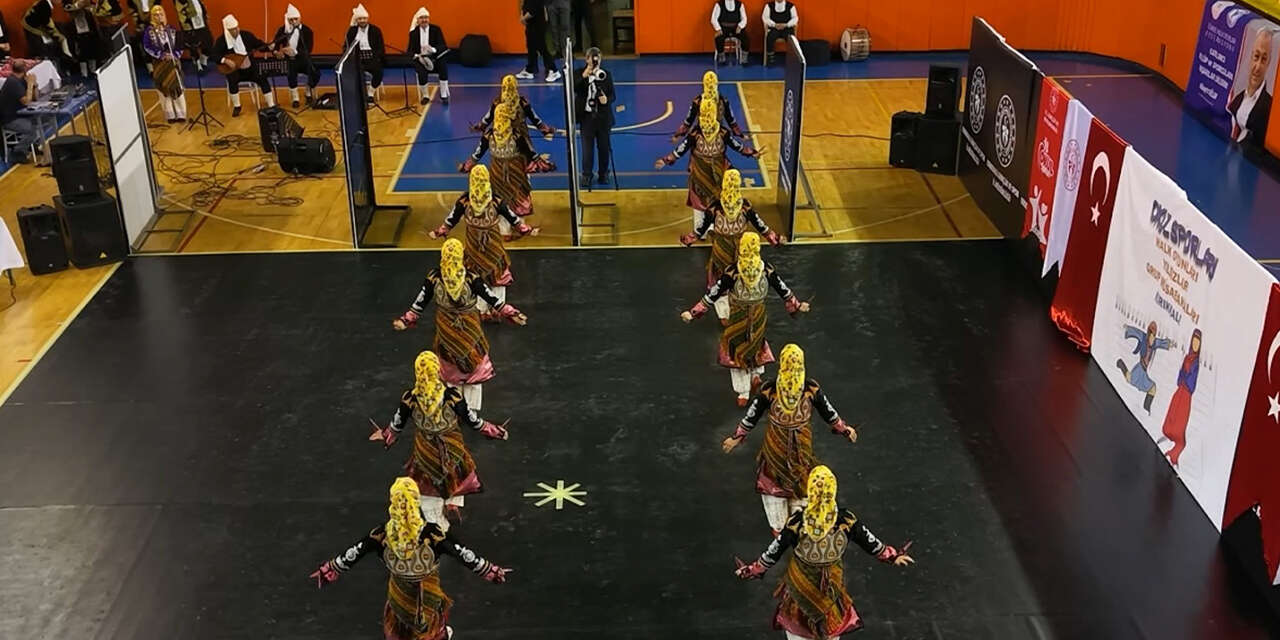 halk-oyunlari-yarismasinda-hunerler-sergilendi4