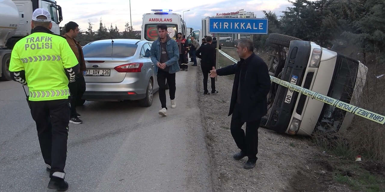 kirikkalede-isci-servisi-kamyonla-carpisti-sarampole-devrildi2