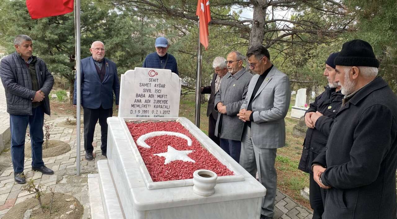 sehit-samet-aygar-kabri-basinda-anildi