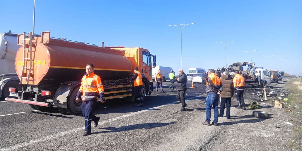 katliam-gibi-kaza-iki-arac-kafa-kafaya-carpisti5-olu