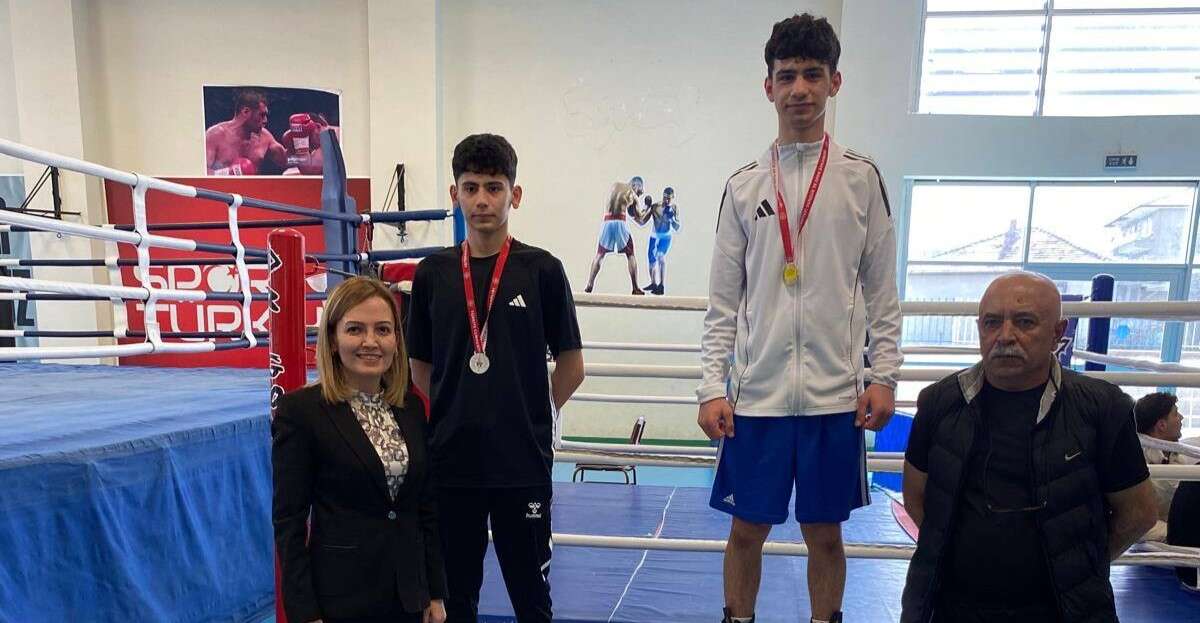 genc-eldivenler-sampiyonluga-yumruk-atti