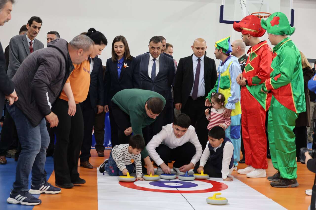 otizm-farkindalik-gunu-programi-duzenlendi