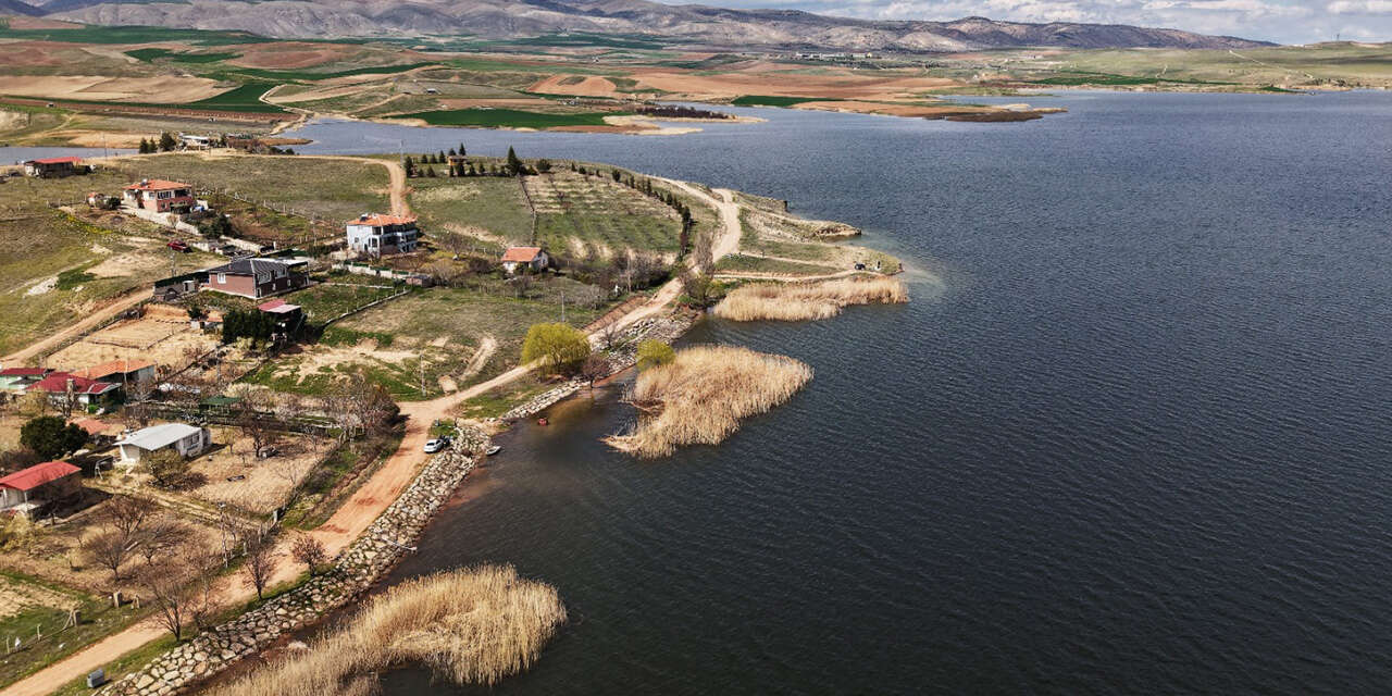 baraj-doldu-tarim-arazileri-suya-doydu3